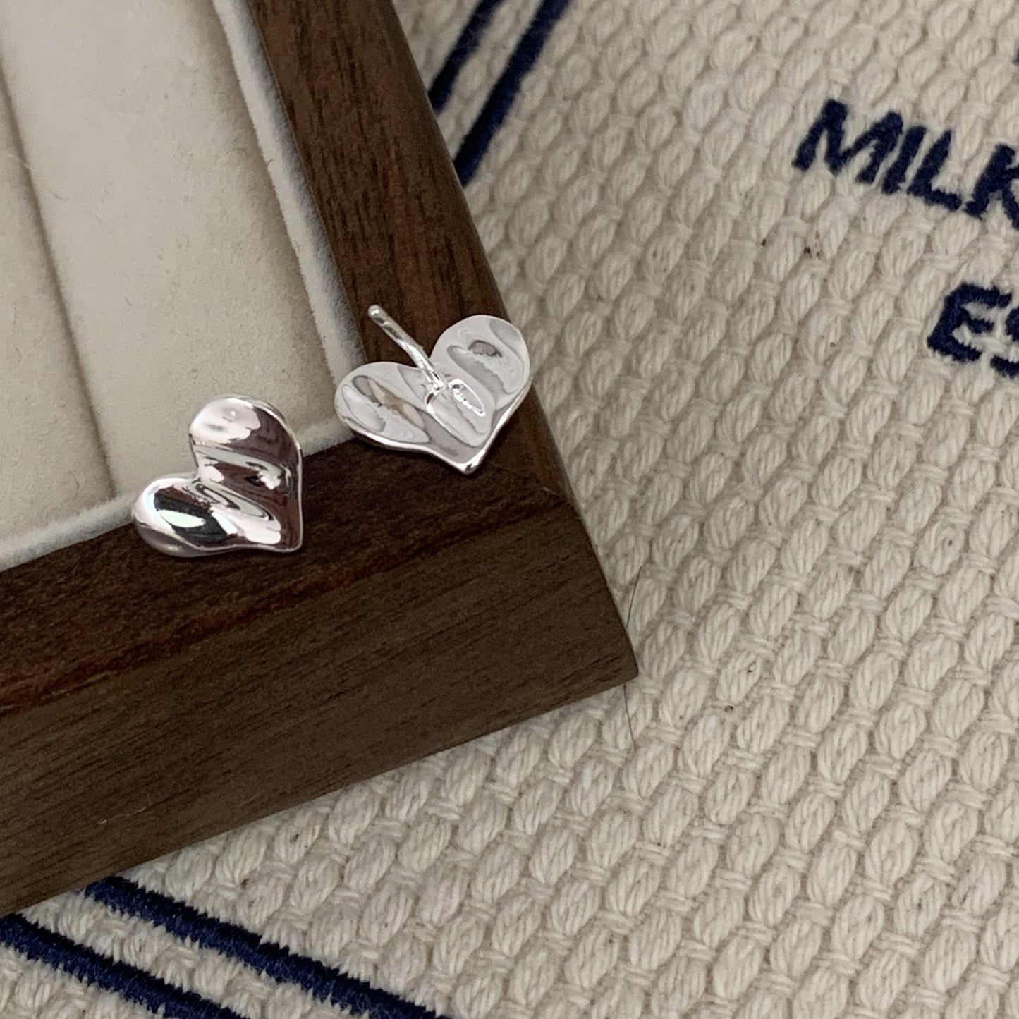 S925 Sterling Silver Wavy Heart Stud Earrings