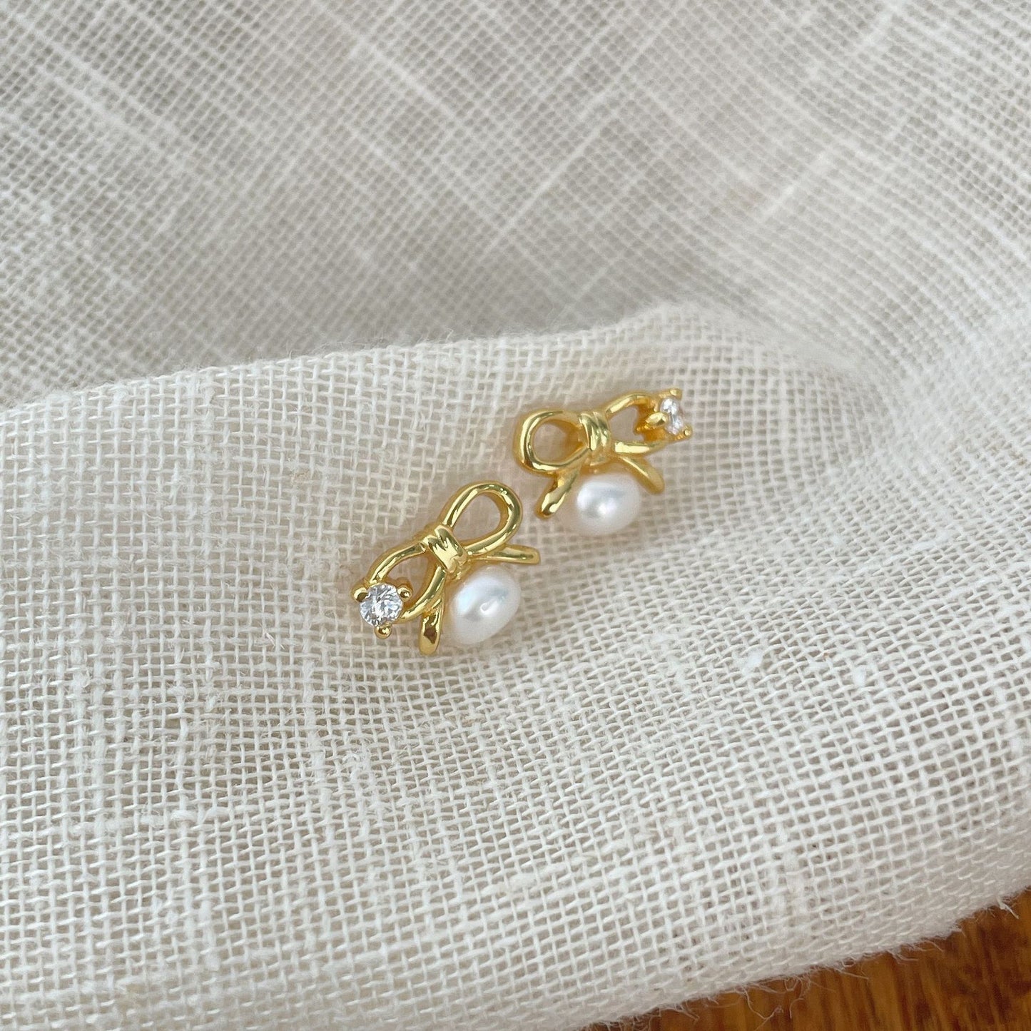 S925 Sterling Silver Micro-Paved Zircon Pearl Bow Stud Earrings