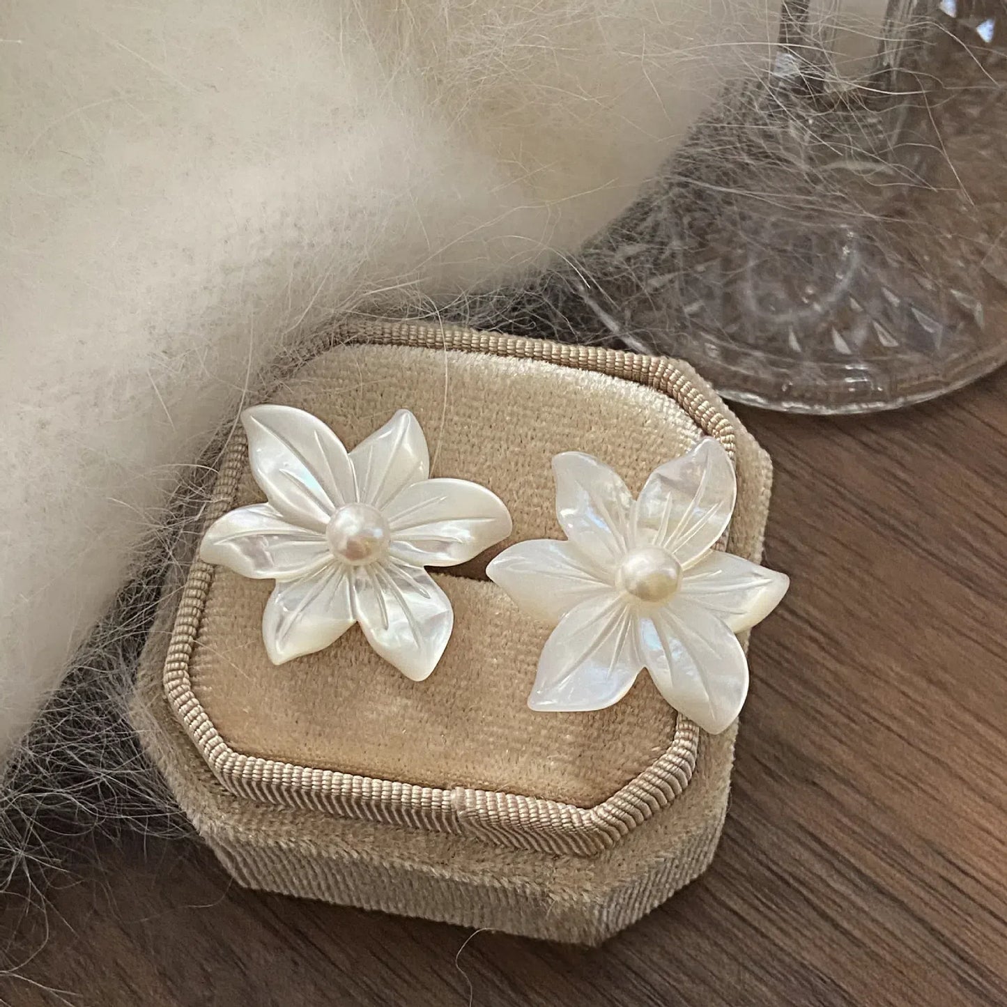 S925 White Orchid Natural Pearl Exquisite Stud Earrings