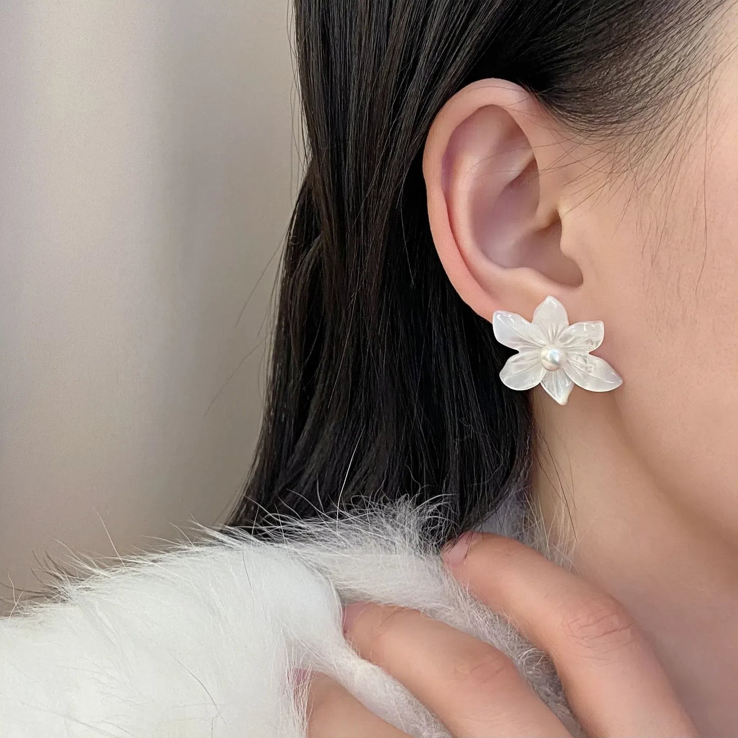 S925 White Orchid Natural Pearl Exquisite Stud Earrings