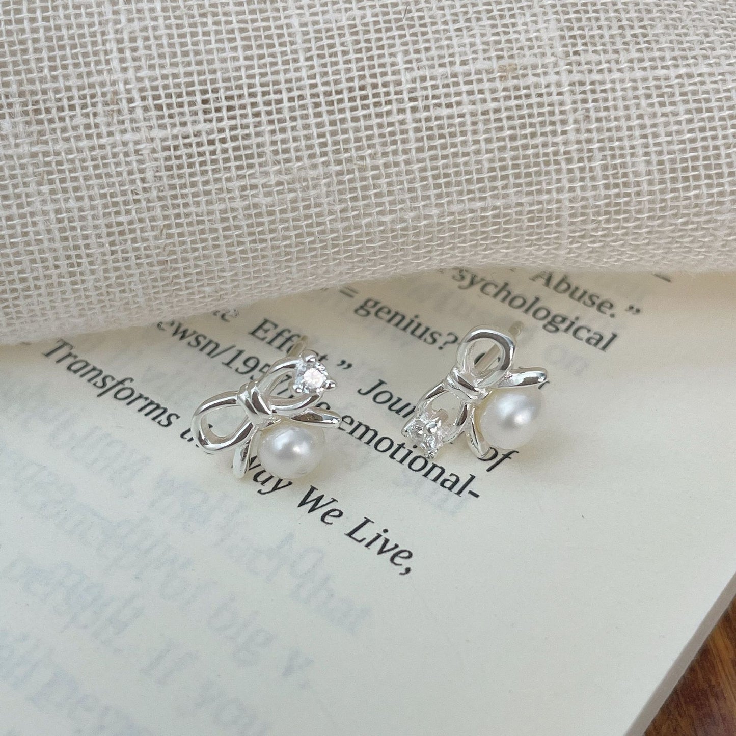 S925 Sterling Silver Micro-Paved Zircon Pearl Bow Stud Earrings