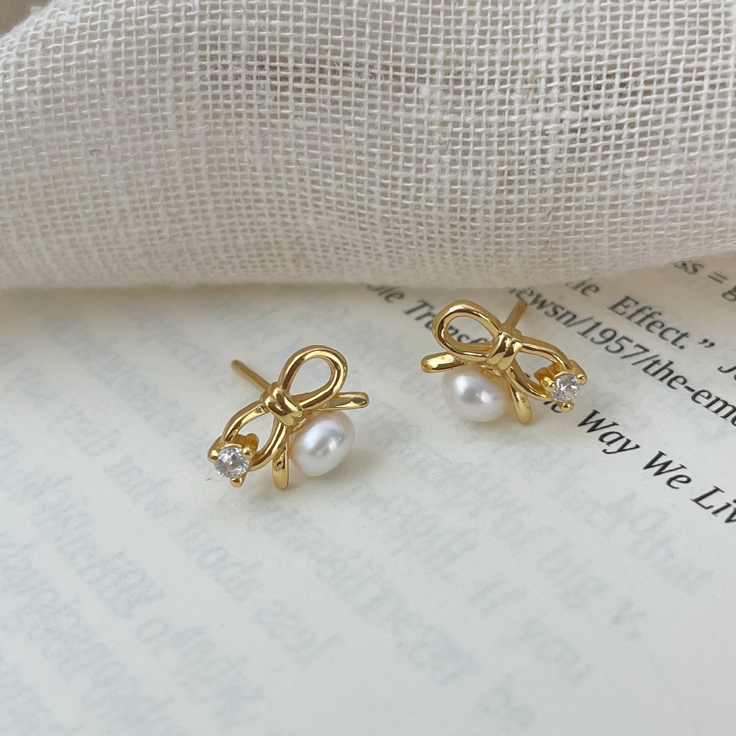 S925 Sterling Silver Micro-Paved Zircon Pearl Bow Stud Earrings