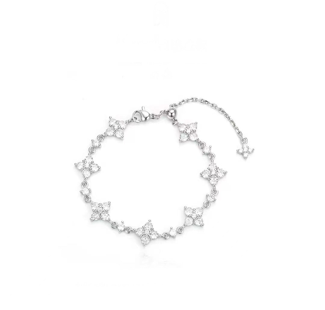 S925 Silver Four-Leaf Clover Full Diamond Ring